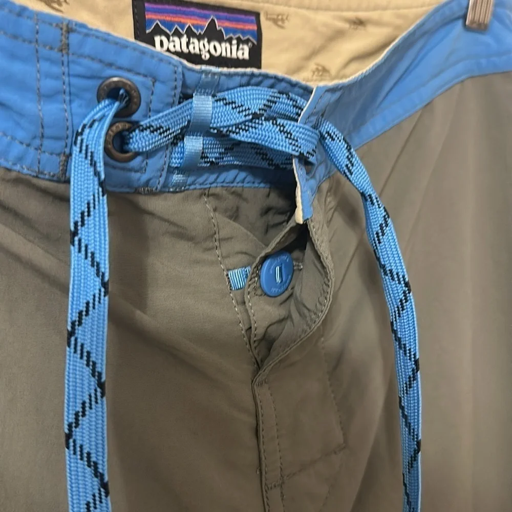 Patagonia Men’s Patch Pocket Wavefarer  Boardshorts 20'' Size 33
